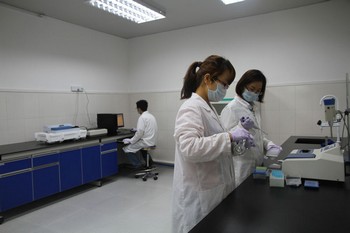 参观荆州中天华康亲子鉴定中心实验室 29